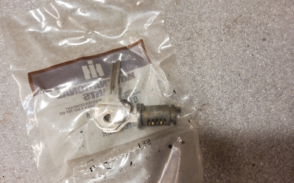 NOS OEM International IH Pickup Travelall Travelette Door Lock