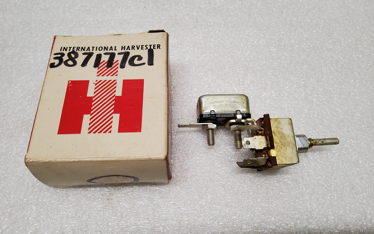 NOS International Harvester 72-73 Pickup Travelall Travelette  