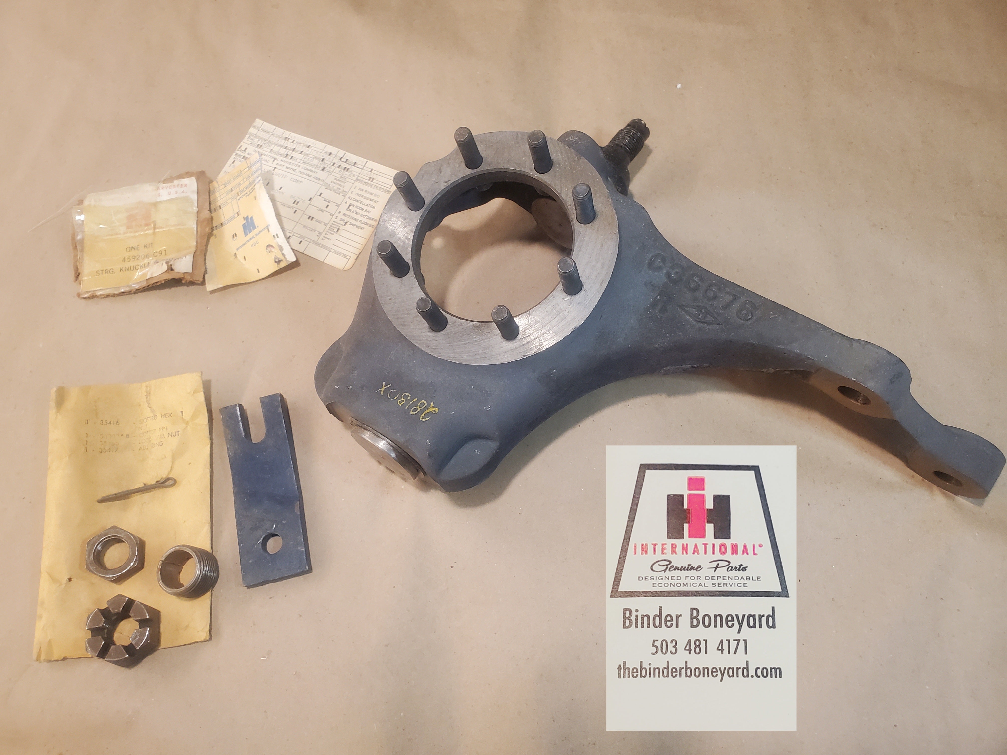 普通(占領地)地方加刷 NOS International Scout II Right Side Steering Knuckle Kit