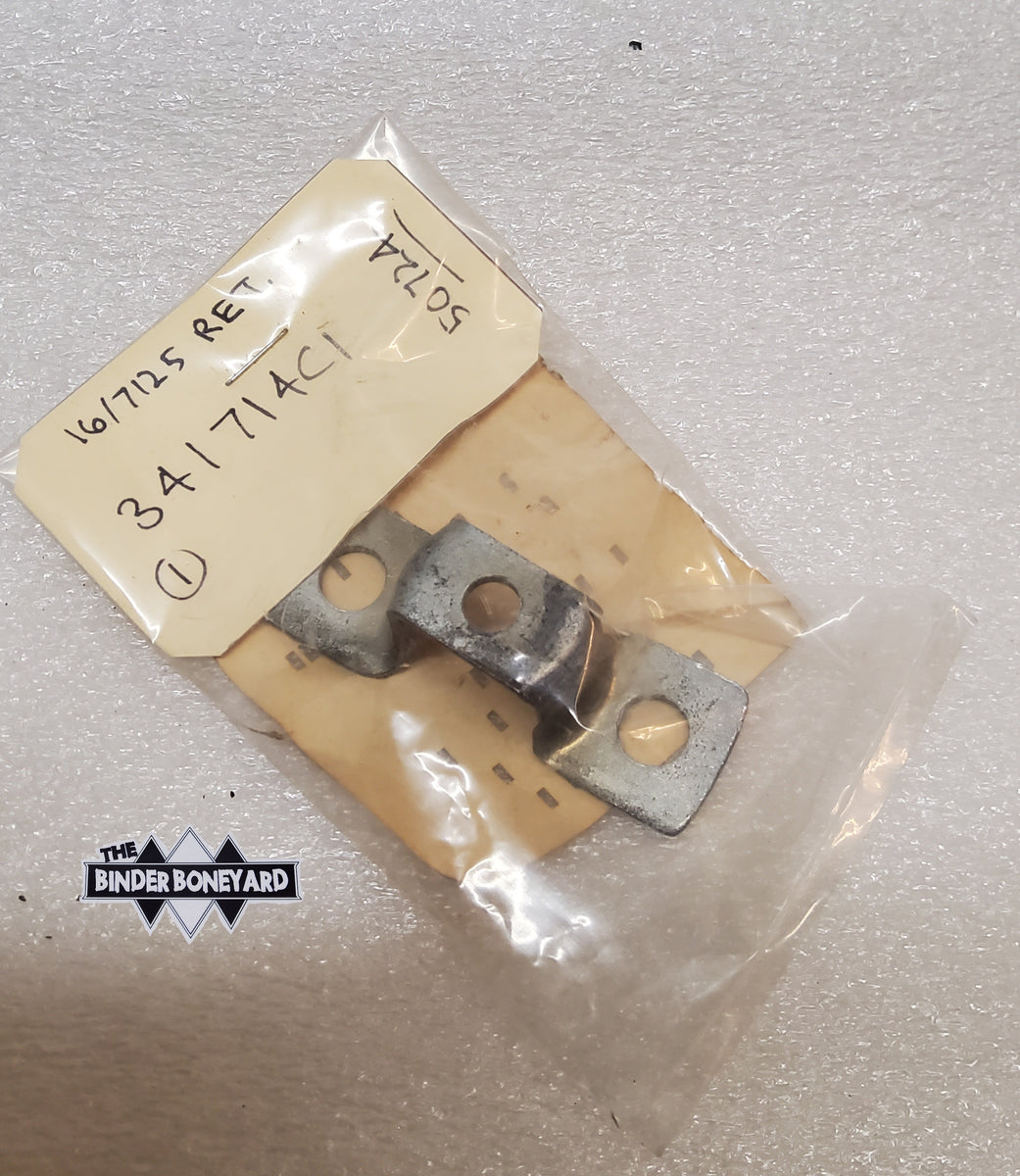 6675 International Travelall Tailgate Torsion Bar Guide Retainer 3417