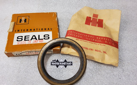 NOS International Harvester IH 1971-1980 Scout II, Terra, Traveler Front wheel hub grease seal 421732C91