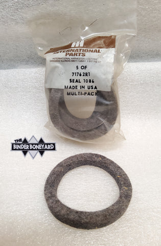 NOS International Harvester 6 Cylinder BD & BG 264 & 265 Crankshaft Pulley Felt Oil Seal 71762R1