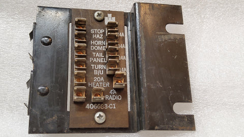 International Harvester Scout II & 72-75 Pickup Travelall Fuse Panel Block 406683C1