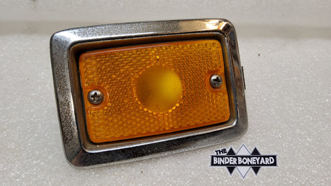 International 71-80 Scout II Terra Traveler 70-75 Pickup Travelall Travelette front fender marker light