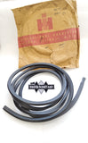 NOS 69-75 International Travelall Upper Barn Door Opening Finish strip Seal 341721C1