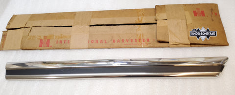 NOS 73-75 International Travelall Lower Passenger Rear Fender 3" Trim Moulding